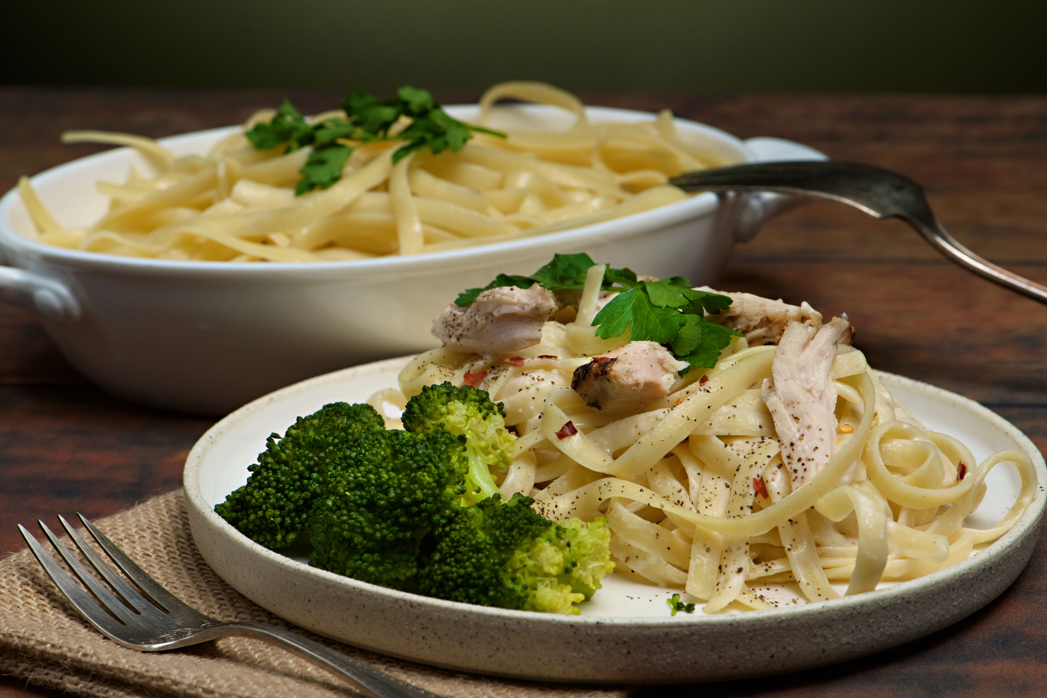 Creamy feffuccine with broccoli and chicken