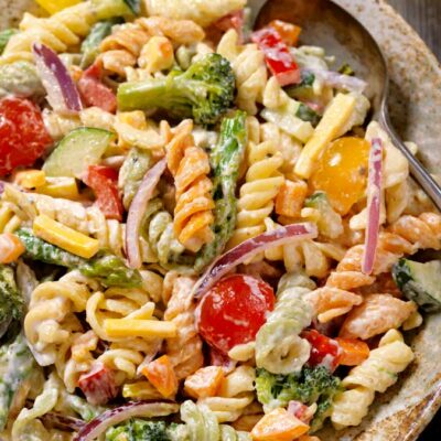 Pasta salad with veggies
