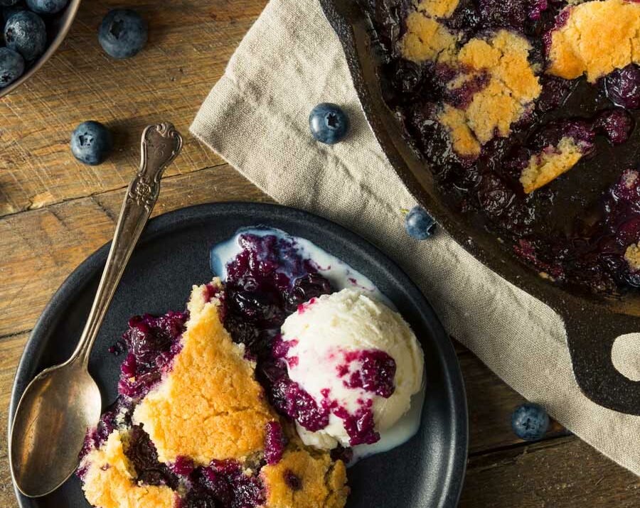 Blueberry cobbler with ice cream