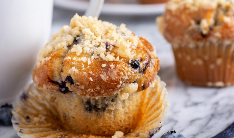 Blueberry Muffin with crumble topping