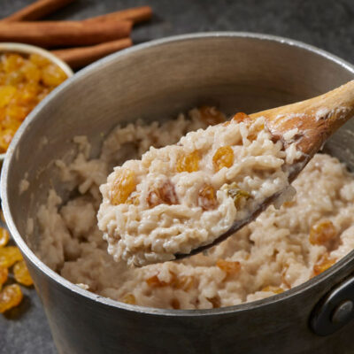 Creamy Rice Pudding with Golden Raisins and Cinnamon