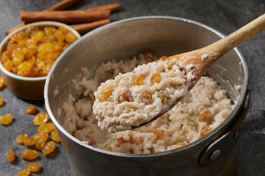 Creamy Rice Pudding with Golden Raisins and Cinnamon